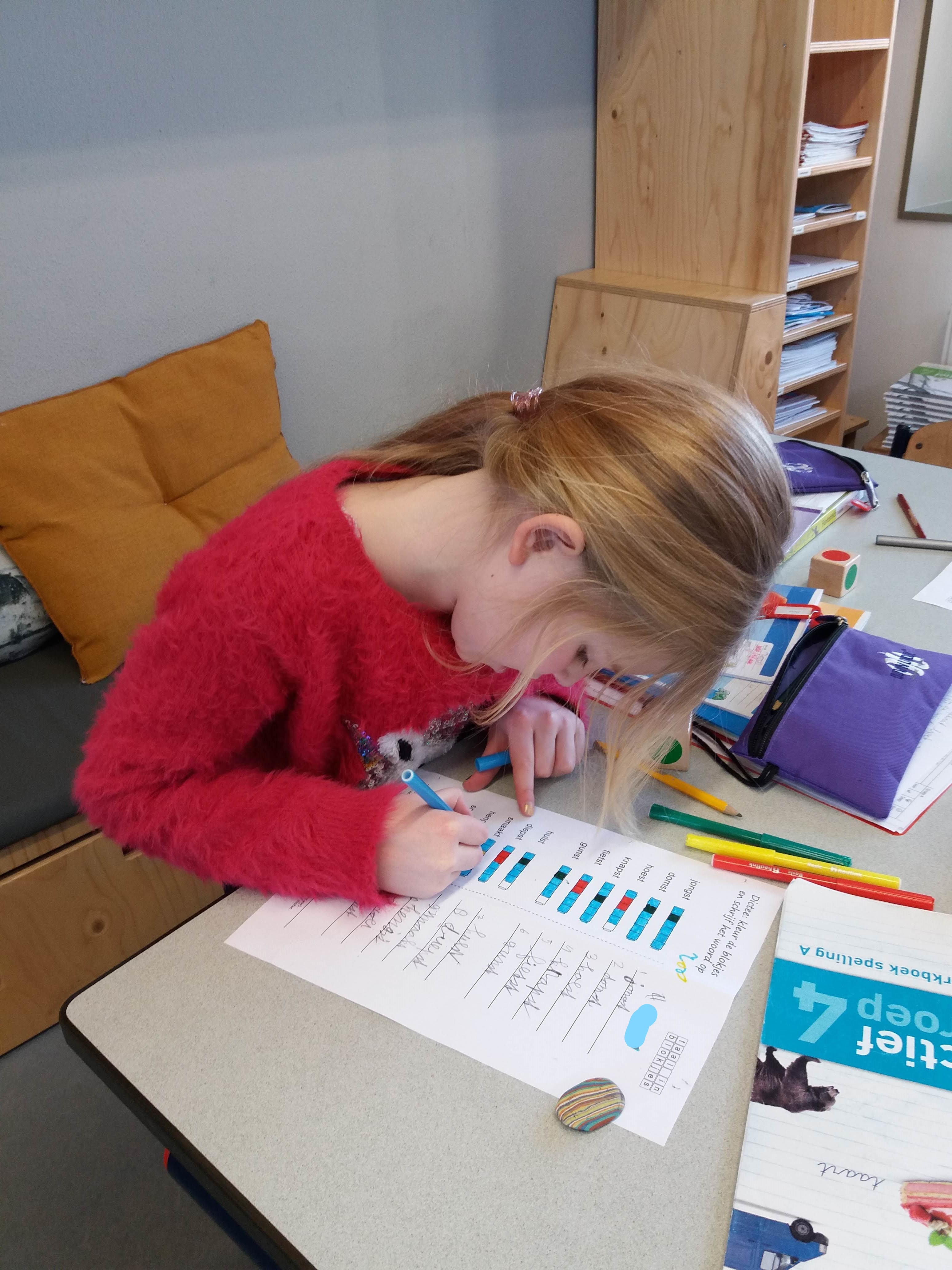 Taal in Blokjes letters kleuren